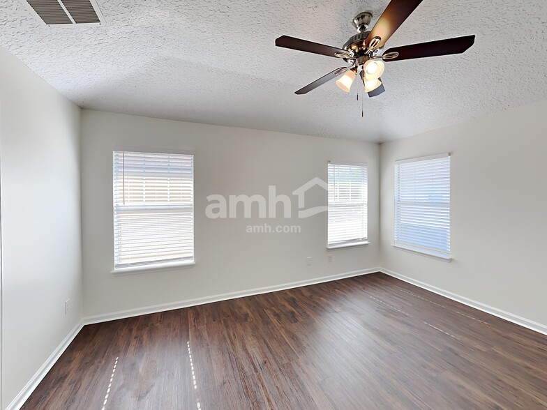 Building Photo - 6243 Pendragon Pl