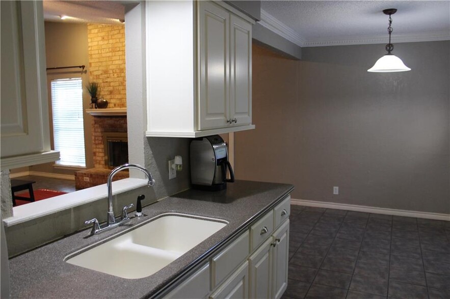 Building Photo - 1702 Goodson Ln