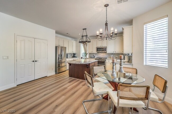 Building Photo - 249 Timber Hollow St