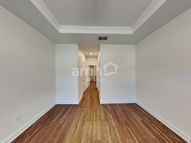 Building Photo - 3084 Creek Village Ln