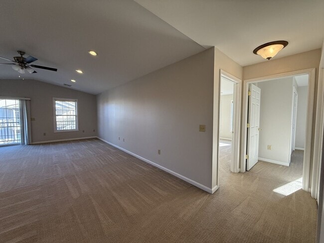 Building Photo - Three Bedroom Condo in Tradition Point