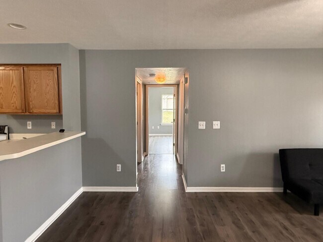 Building Photo - 1401 Millbrook Trail