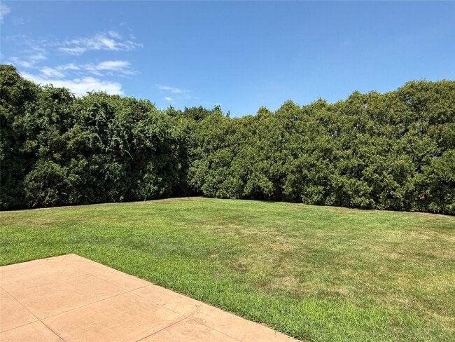 Building Photo - 3220 Delmar Dr
