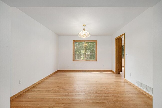 Building Photo - 2913 Ninebark Dr