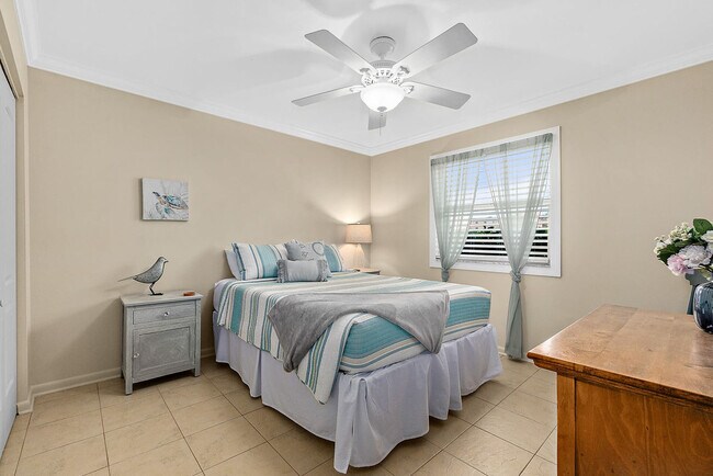 Building Photo - 11 Oceanside Dr