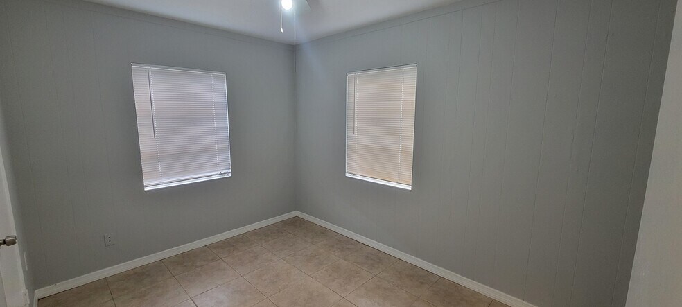 Building Photo - 2439 2nd Avenue SE