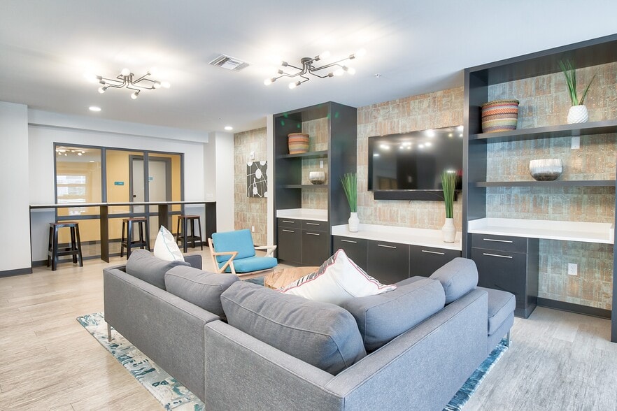 Clubhouse - West & Wright