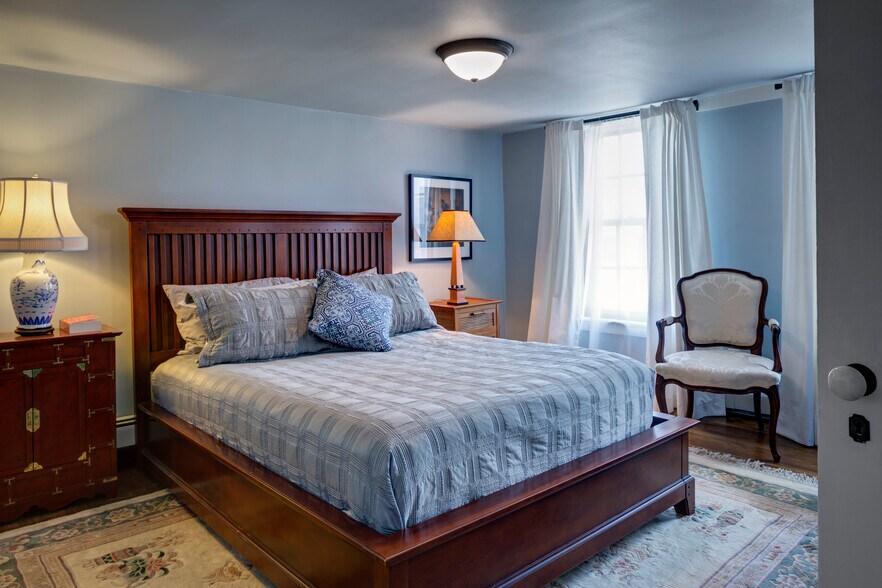 Building Photo - 437 State St