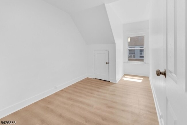 Building Photo - 44 Farley Ave