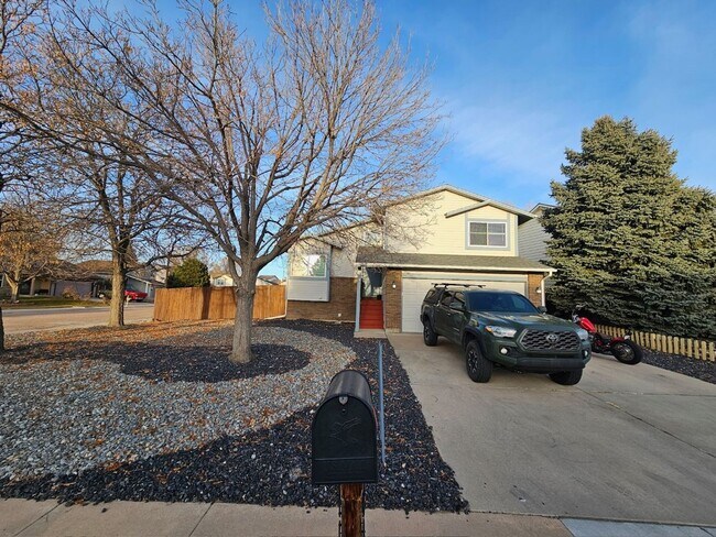 Building Photo - 3 Bed 2 Bath In Fountain Valley Ranch!!