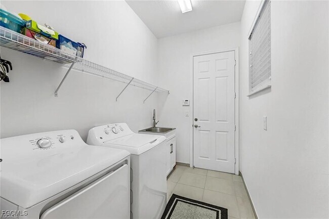 Building Photo - 11502 Meadowrun Cir
