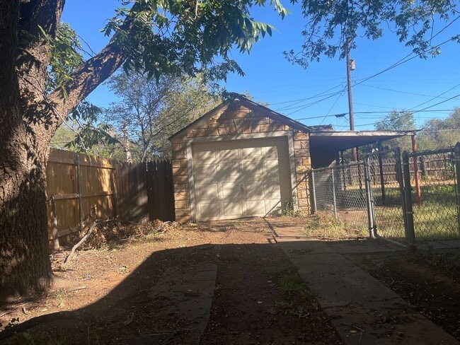 Building Photo - House with Heart