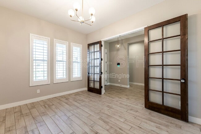 Building Photo - 10627 E Tumbleweed Ave