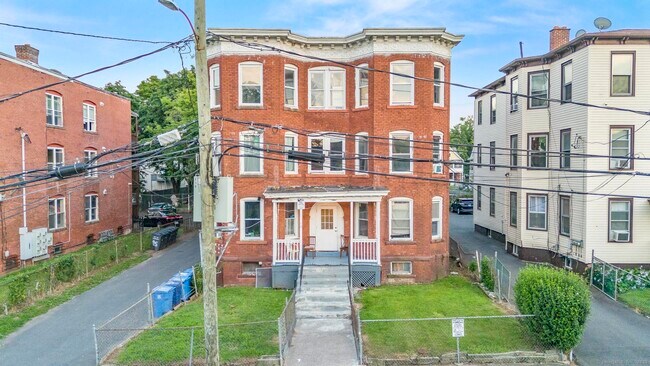 Building Photo - 19-21-21 Whitmore St