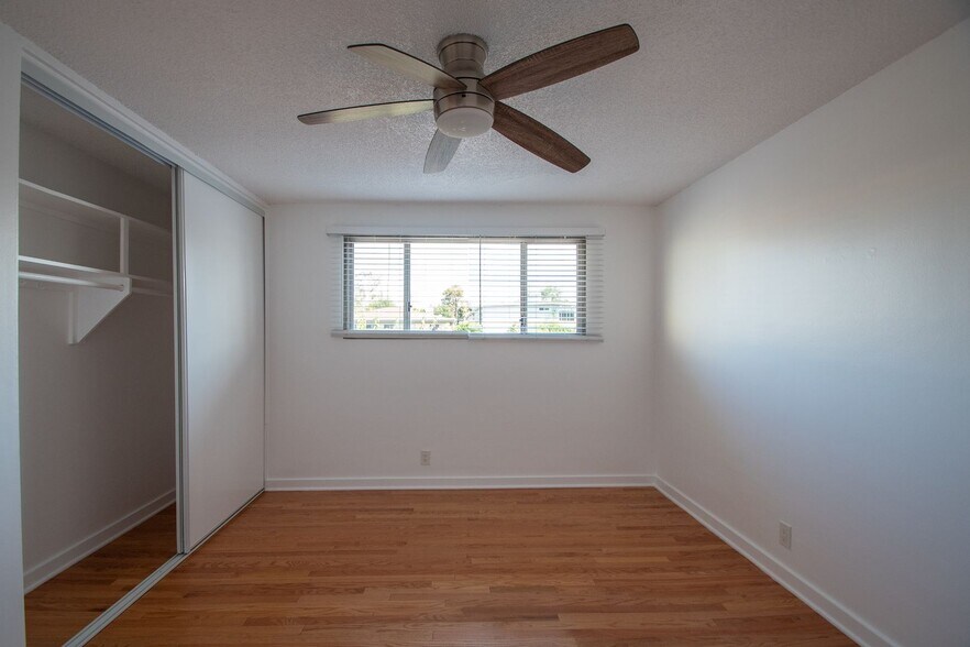 Building Photo - 11143 Aqua Vista St