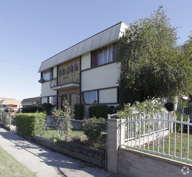 Building Photo - 6340 Vineland Ave