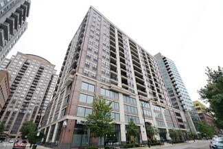 Building Photo - 451 W Huron St