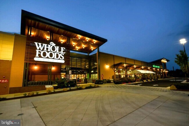 Building Photo - 43840 Hickory Corner Terrace