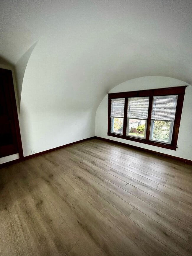 Building Photo - 23 Mariemont Ave