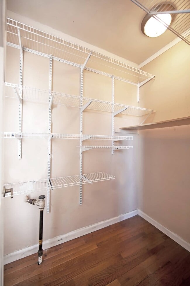 Building Photo - 356 52nd St