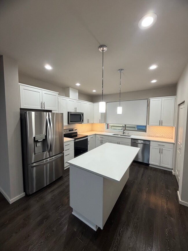 Building Photo - 1049 SW 99th Pl