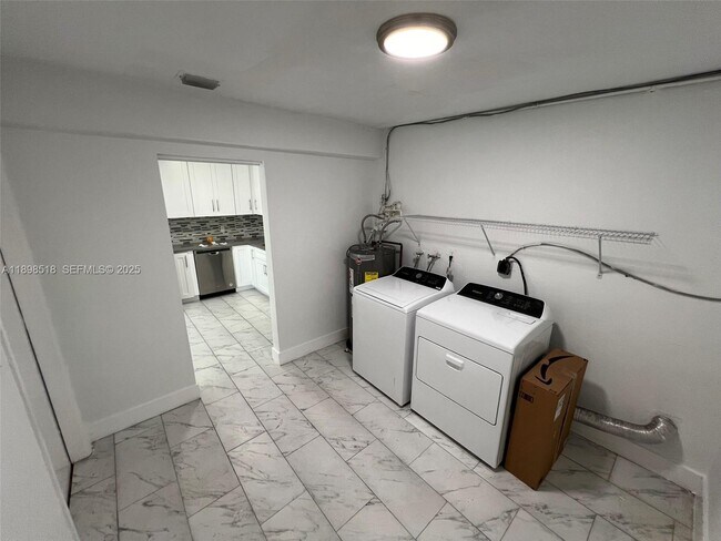 Building Photo - 4421 NW 33rd St