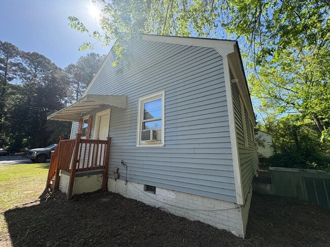 Building Photo - 1207 West Dr