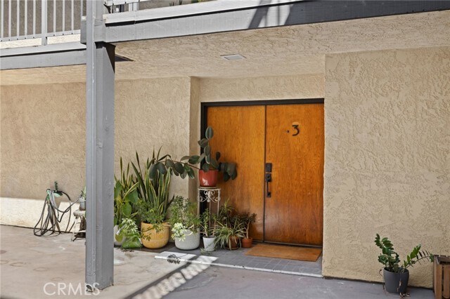 Building Photo - 212 N Valley St