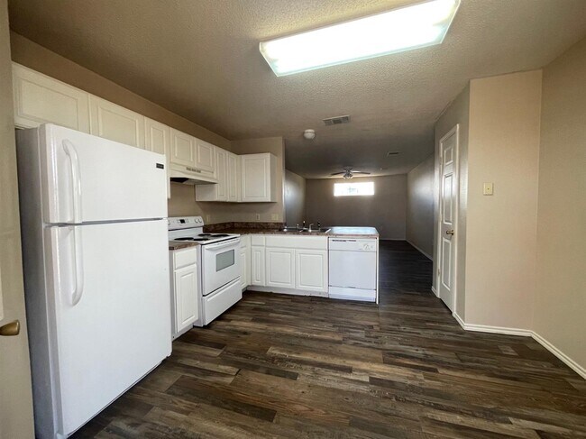 Building Photo - 5833 7th St