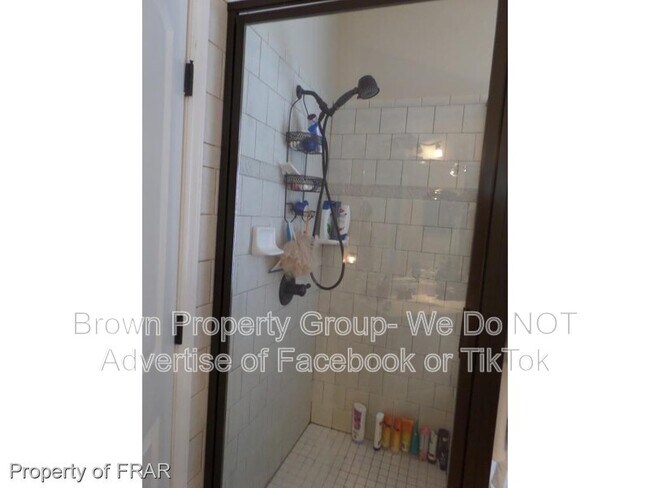 Building Photo - 124 Highgrove Ct