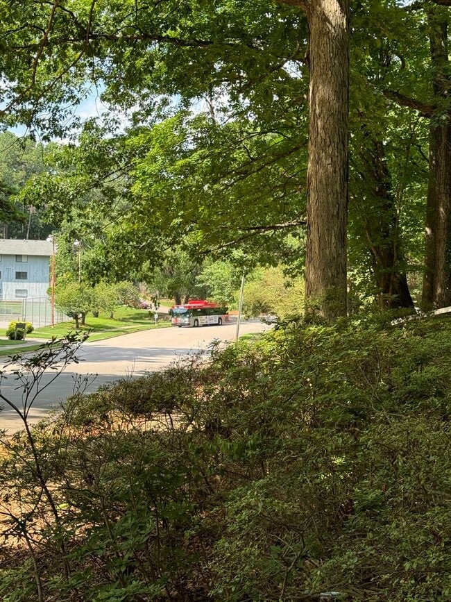 Building Photo - 2BR/1.5BA Townhome Style Apartment