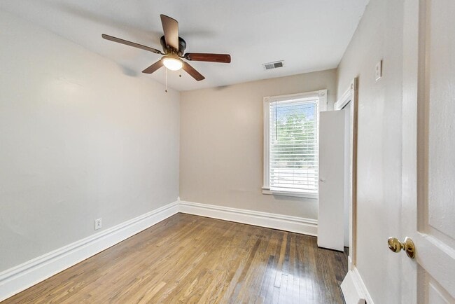 Building Photo - 180 Prairie Ave