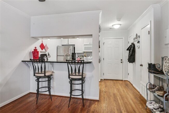 Building Photo - 209 14th St NE
