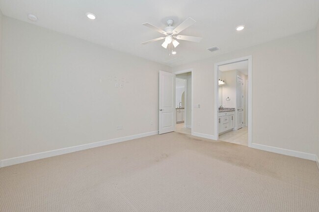 Building Photo - NOW AVAILABLE - 2/2 Plus Den Single Family Home in the Heart of Estero!