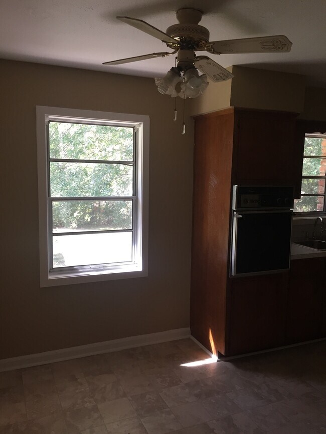 Building Photo - **UPCOMING**East Columbus 3 Bedroom / 1 Bathroom Home for Rent***