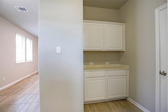 Building Photo - 26046 Quiet Field Ct