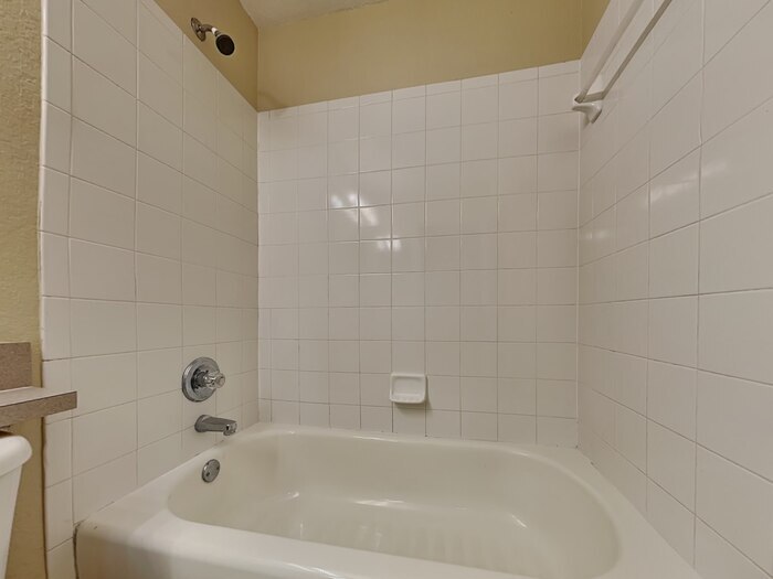 Building Photo - 7881 Manor Dr