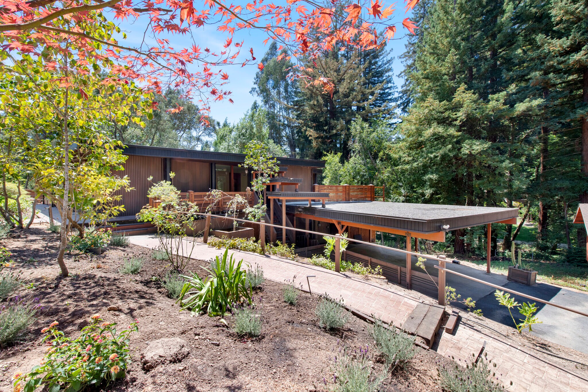 Building Photo - 1200 Mountain Home Rd