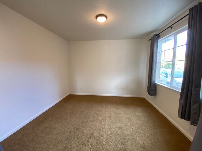 Building Photo - Elegant 2 story home in NW Visalia Coming ...