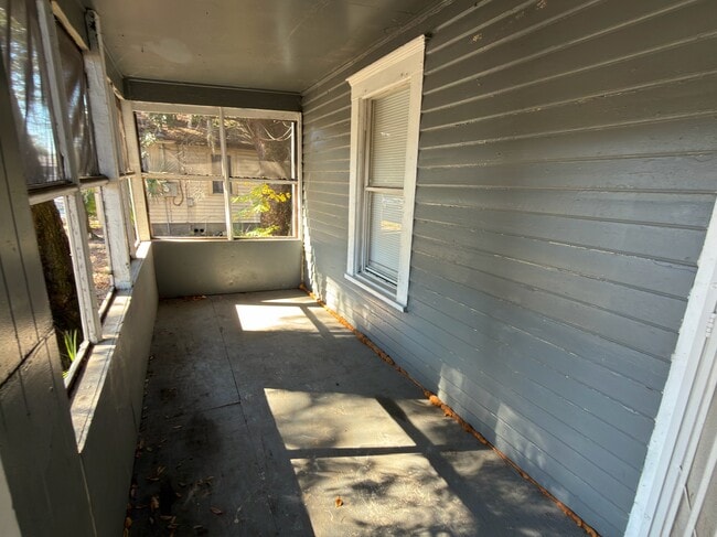 Building Photo - 1653 W 35th St