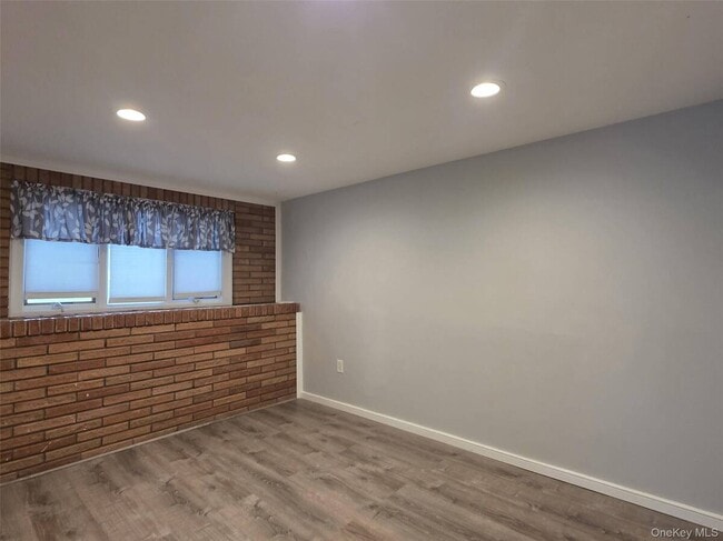 Building Photo - 123 Joni Dr