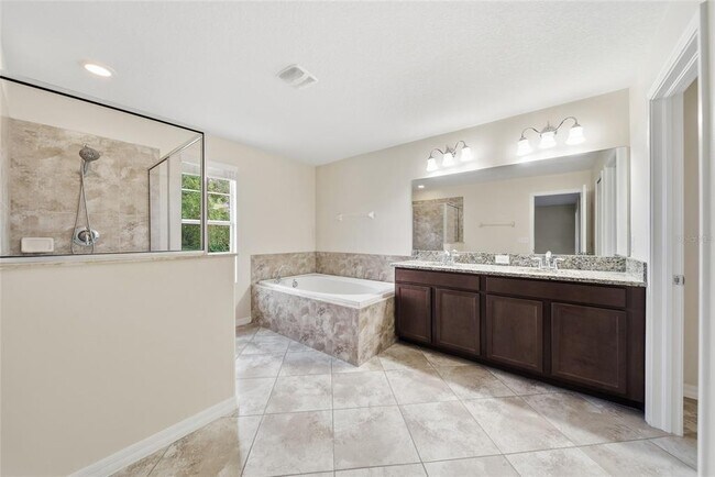 Building Photo - 12125 Streambed Dr