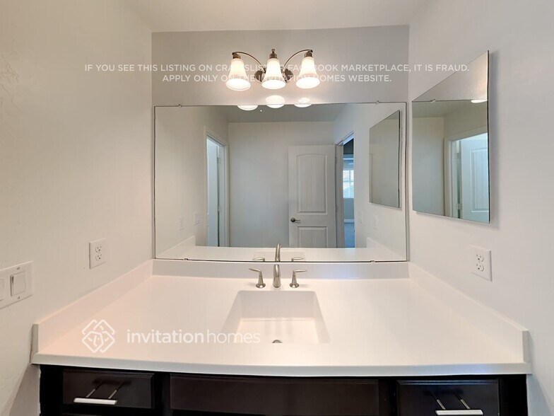 Building Photo - 12071 W Tether Trl