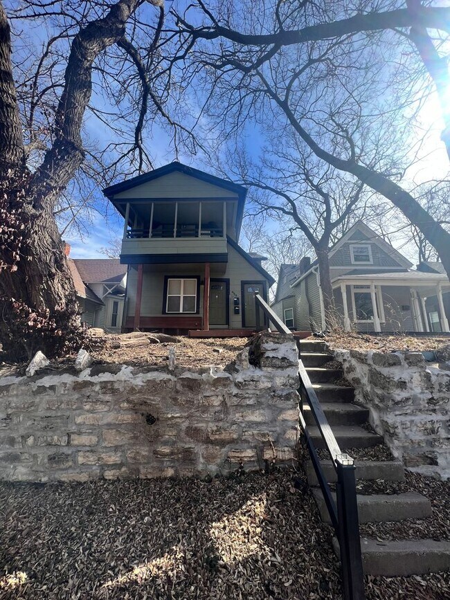 Building Photo - 4119 Oak St