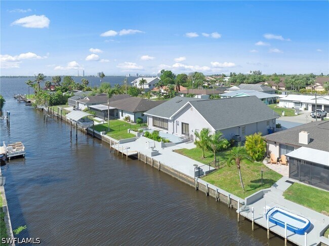 Building Photo - 7195 Reymoor Dr