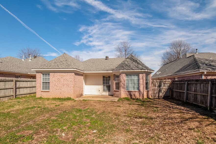Building Photo - 9807 Pigeon Roost Park Cir