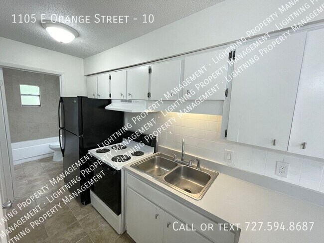 Building Photo - 1105 E Orange St