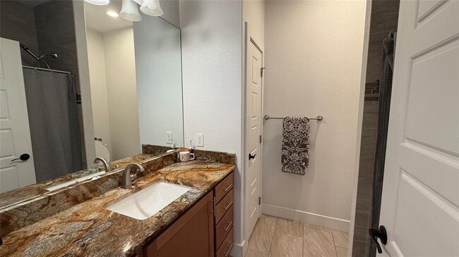 Building Photo - 2415 Ridgeview Dr