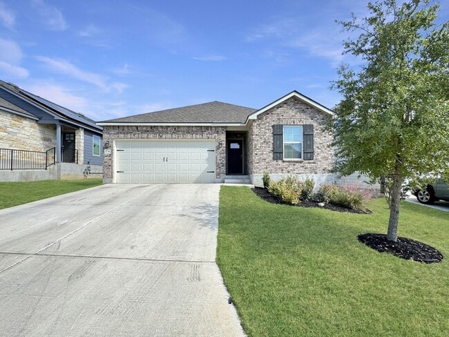 Building Photo - 736 Ft Leonard