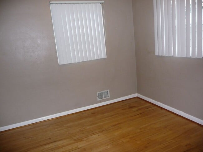 Building Photo - Hardwood floors